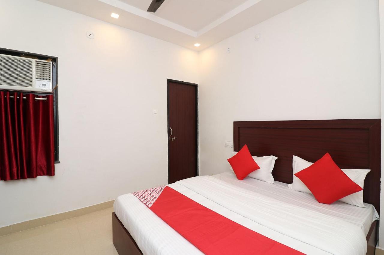 Oyo 1021 Hotel Gayatri Residency Tirath Екстер'єр фото