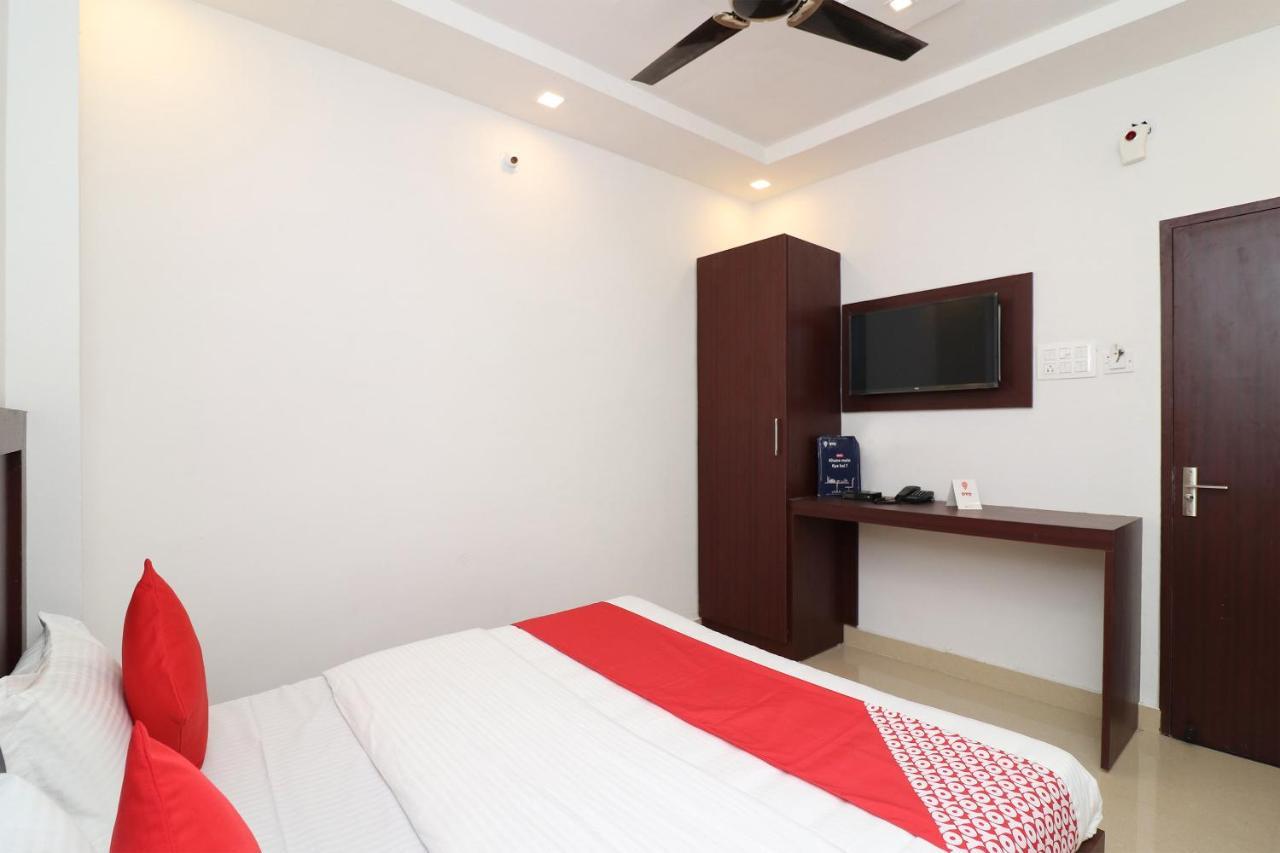 Oyo 1021 Hotel Gayatri Residency Tirath Екстер'єр фото