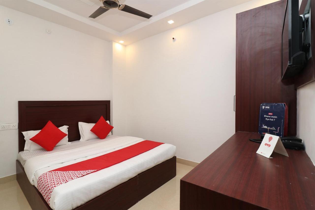 Oyo 1021 Hotel Gayatri Residency Tirath Екстер'єр фото