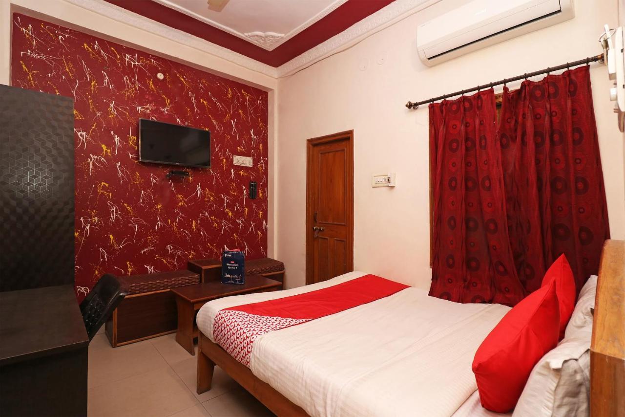 Oyo 1021 Hotel Gayatri Residency Tirath Екстер'єр фото