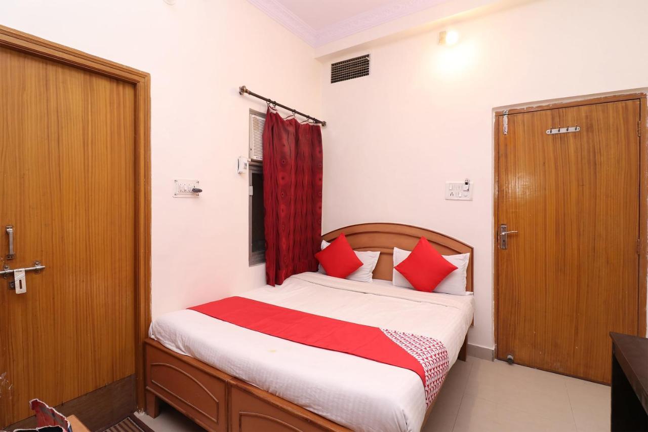 Oyo 1021 Hotel Gayatri Residency Tirath Екстер'єр фото