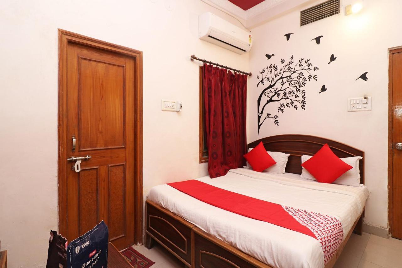 Oyo 1021 Hotel Gayatri Residency Tirath Екстер'єр фото