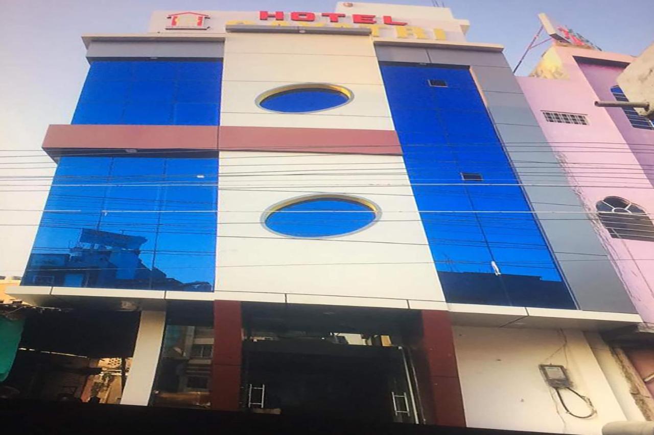 Oyo 1021 Hotel Gayatri Residency Tirath Екстер'єр фото