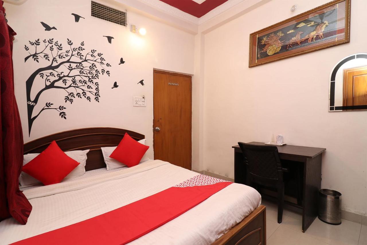 Oyo 1021 Hotel Gayatri Residency Tirath Екстер'єр фото