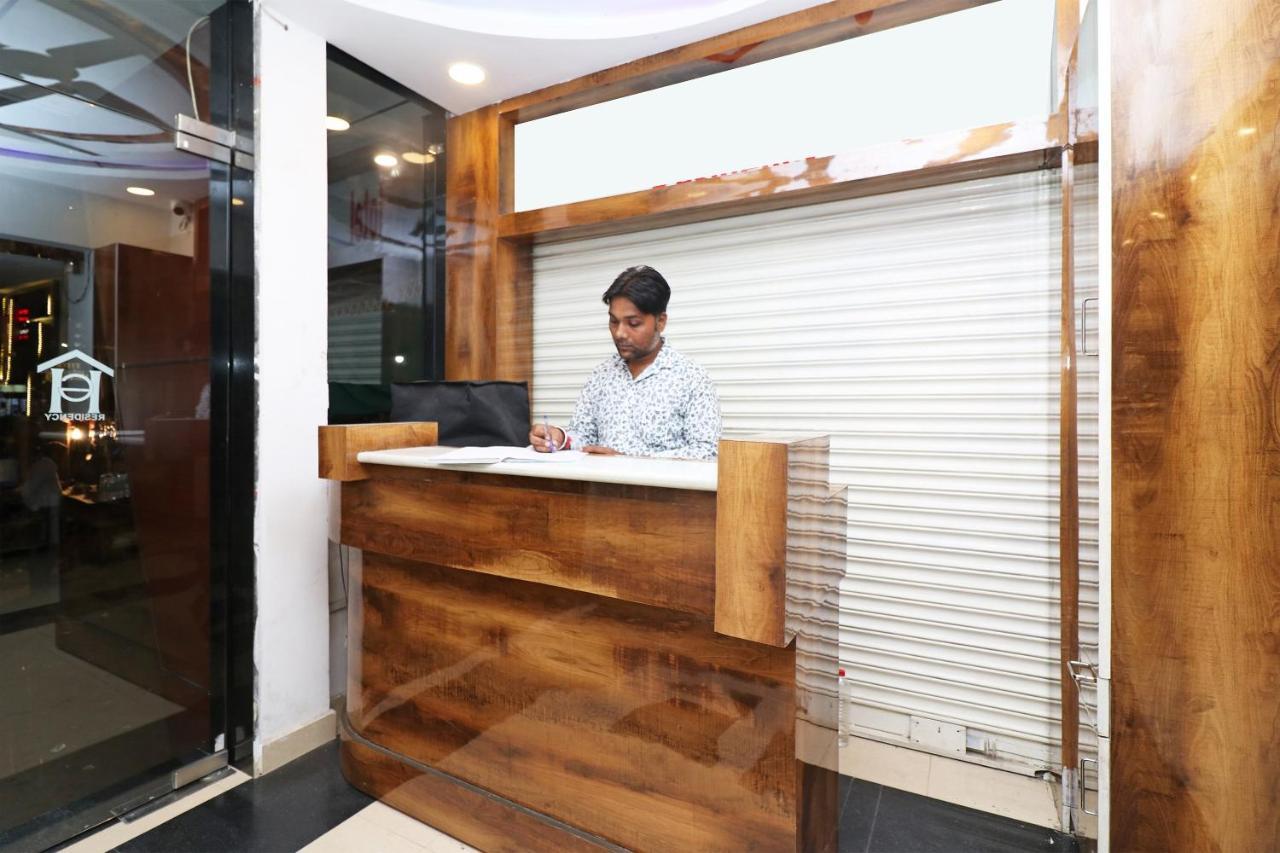 Oyo 1021 Hotel Gayatri Residency Tirath Екстер'єр фото