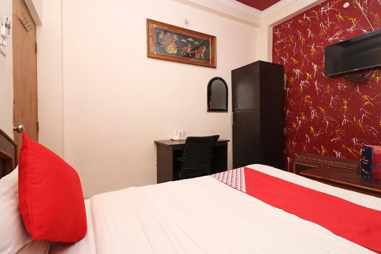 Oyo 1021 Hotel Gayatri Residency Tirath Екстер'єр фото